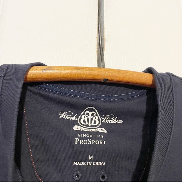 Brooks Brothers ProSport T-Shirt Size Medium Performance Script Logo Tee Navy - Picture 3 of 7